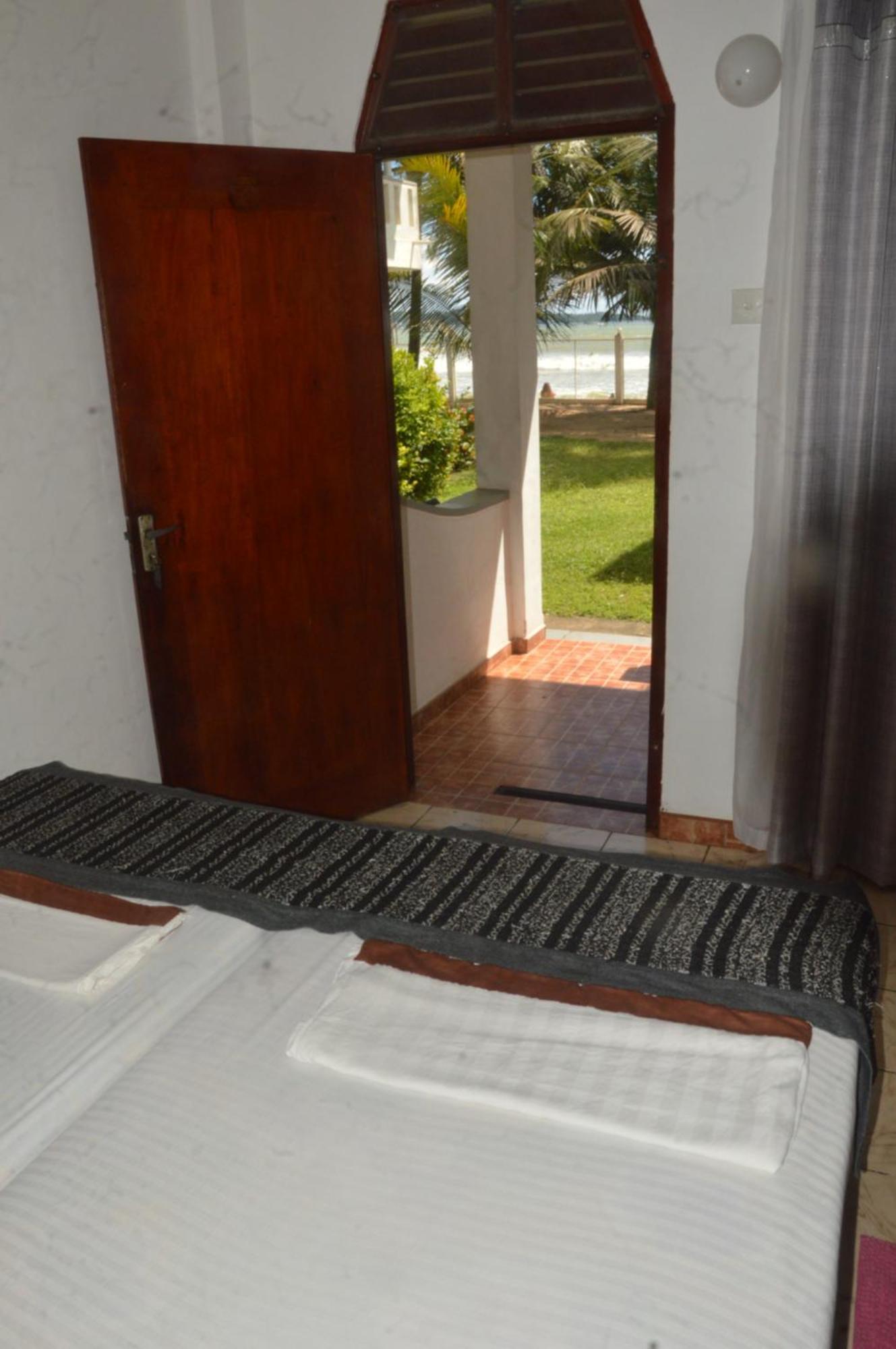 Weligama Bay View Hotel Exterior photo