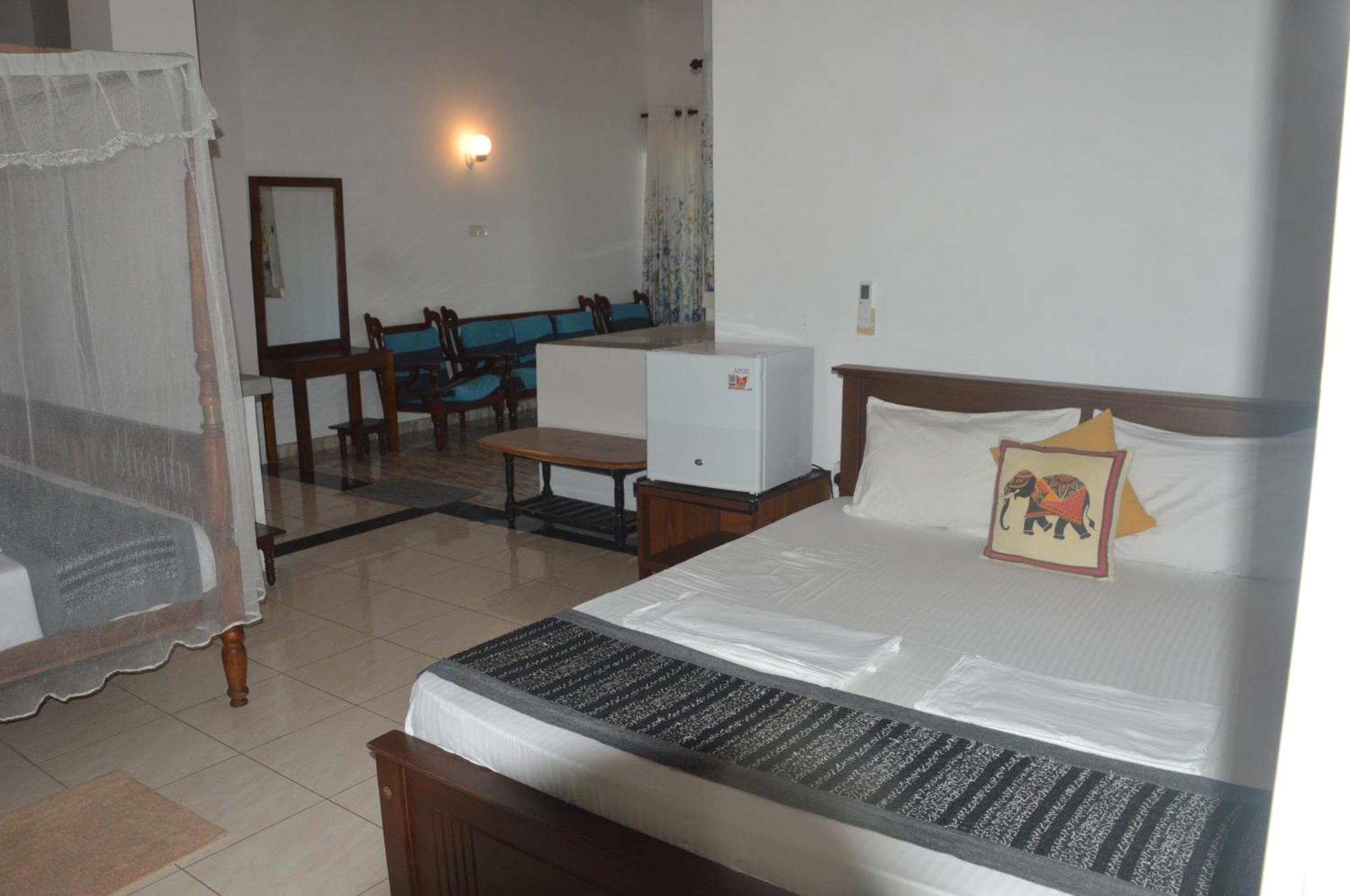 Weligama Bay View Hotel Exterior photo